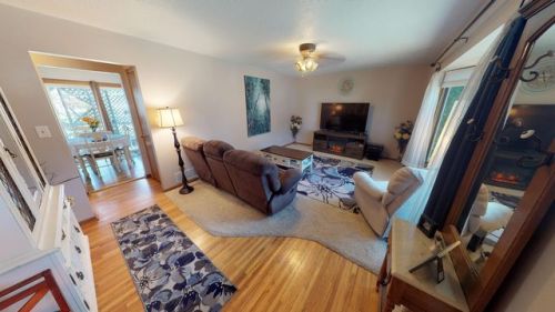 1813 6th St, Bismarck, ND 58501-1810