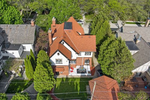 3019 Smt Ave, Milwaukee WI 53211-3463 exterior