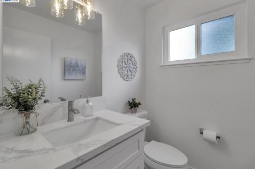 2850 Madeira Way, Concord CA  94523-2023 exterior