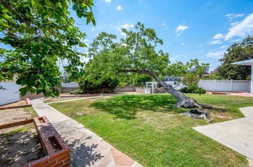 619 Drake Ave, Fullerton CA 92832-1140 exterior