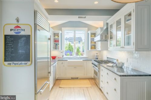 117 Peyton St, Alexandria VA 22314-2723 exterior