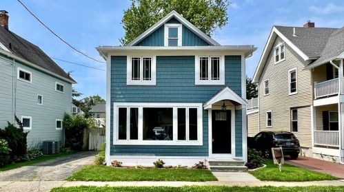 7 Crown St, Milford, CT 06460-6412