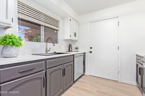 4231 Presidio Rd, Tucson AZ  85712-1044 exterior