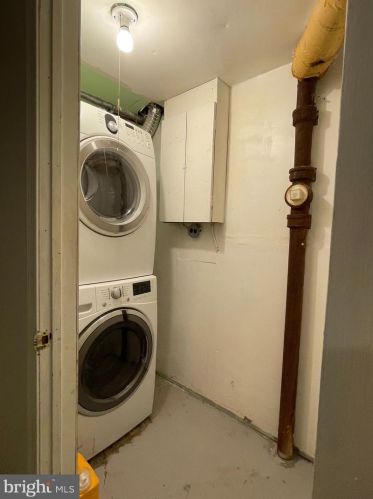 11100 Oak Leaf Dr, Silver Spring MD 20901-1310 exterior