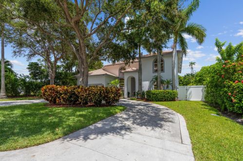 850 4 Ct, Boca Raton FL 33432-1905 exterior