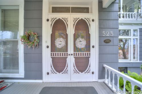 523 Clay Ave, Meskegon MI 49440-1002 exterior