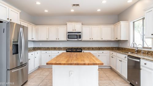 27626 18th Dr, Phoenix AZ  85085-5325 exterior