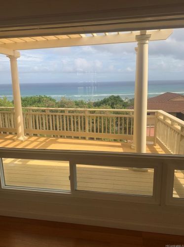 1624 Kamole St, Honolulu HI 96821-1426 exterior