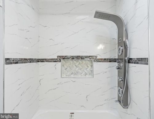 6634 Guyer Ave, Philadelphia PA  19142-2603 exterior