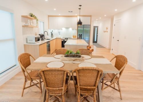 673 97 Ave, Naples FL 34108-2280 exterior