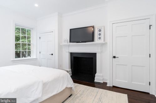 111 Prince St, Alexandria VA 22314-2934 exterior