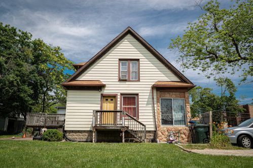 102 Chapel St, Waukegan IL 60085-5410 exterior