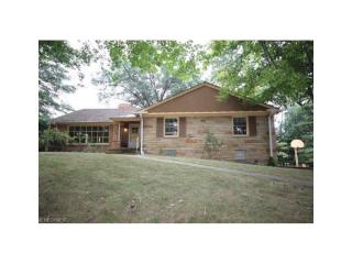 3220 Sulgrave Rd, Cleveland OH  44122-4052 exterior