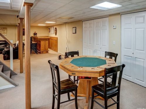 343 Gillette St, Huntington Station NY 11746-7028 exterior