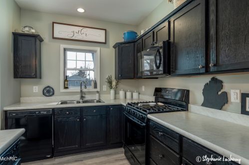 836 Sigsbee St, Grand Rapids MI 49506-2539 exterior