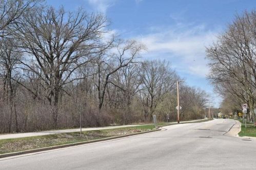 9839 Lisbon Ave, Milwaukee WI  53222-2406 exterior