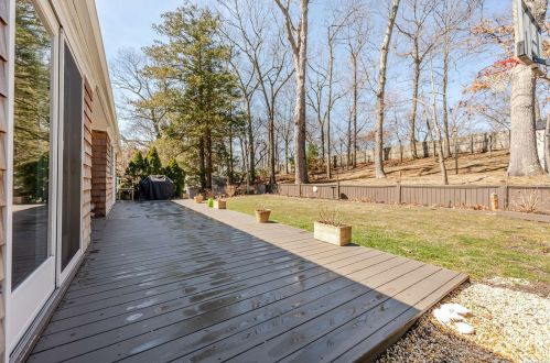 8 Charmian St, Huntington Station NY 11746-3517 exterior