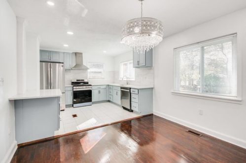 2100 Cascade Rd, Atlanta GA 30311-2830 exterior