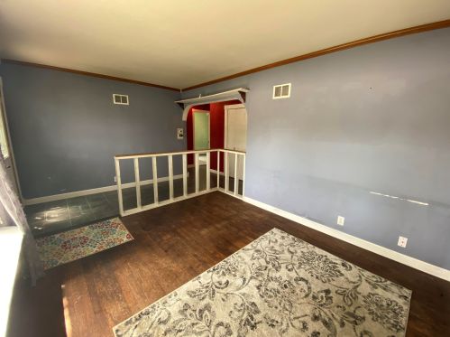 424 Howard Ave, Milwaukee, WI 53207-3813