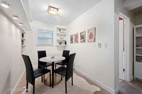 414 Wellington Ave, Chicago IL  60657-5804 exterior