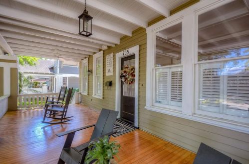 705 Fielding Ave, Tampa FL  33606-2723 exterior