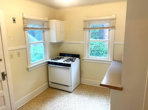 3221 Milwaukee St, Madison WI 53714-2117 exterior