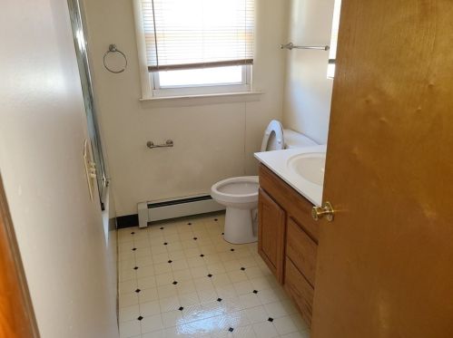 228 Hermitage Dr, Springfield MA 01129-1346 exterior