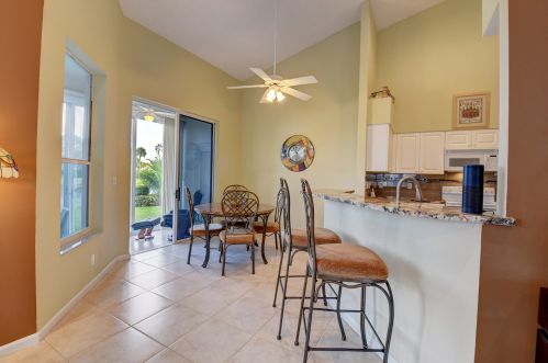 6871 Cairnwell Dr, Boynton Beach FL 33472-2960 exterior