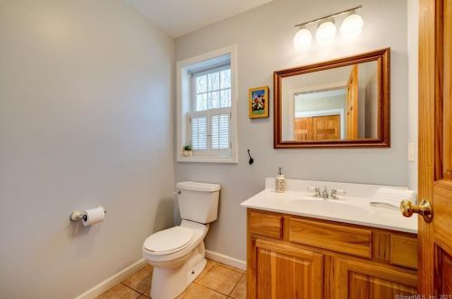 232 Burnham Rd, Exeter CT 06249-1404 exterior