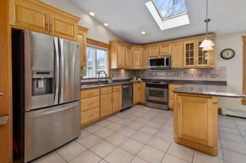 172 Middlesex St, North Andover MA 01845-3829 exterior