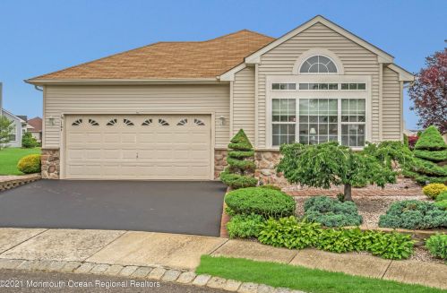 15 Como Ct, Lakehurst, NJ 08759-6261