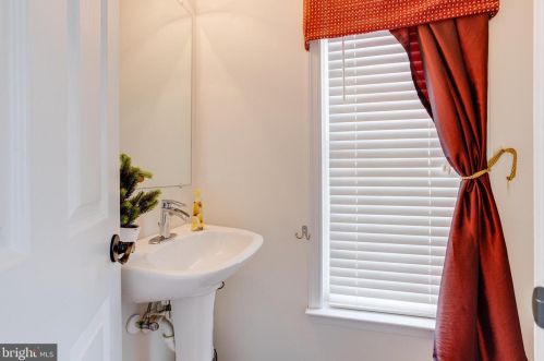 120 Fallston Mdw Ct, Fallston MD 21047-2543 exterior