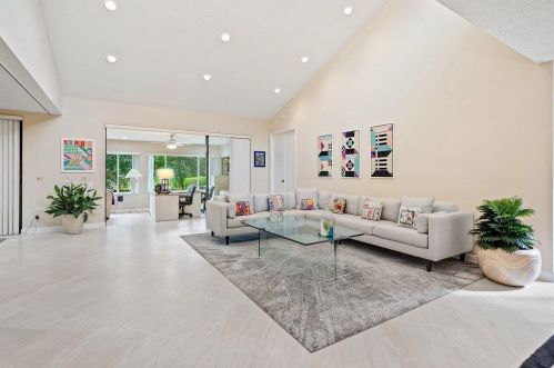 53 Hampshire Ln, Boynton Beach FL 33436-7414 exterior