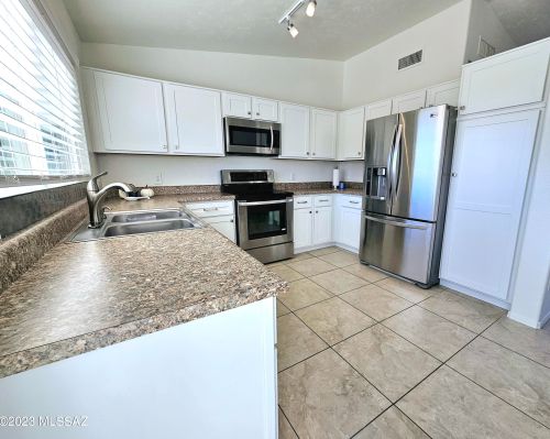 1741 Ransom Oaks Dr, Tucson AZ  85746-3173 exterior