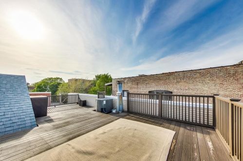 1312 Damen Ave, Chicago IL 60647-5507 exterior