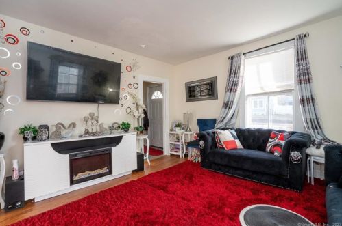 111 Eldridge St, Manchester CT  06040-5551 exterior