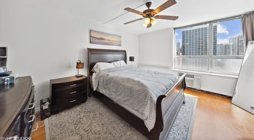 70 Burton Pl, Chicago IL 60610-1444 exterior