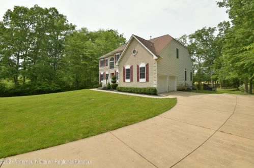 5 Markus Ct, Jackson Twp NJ  08527-2886 exterior