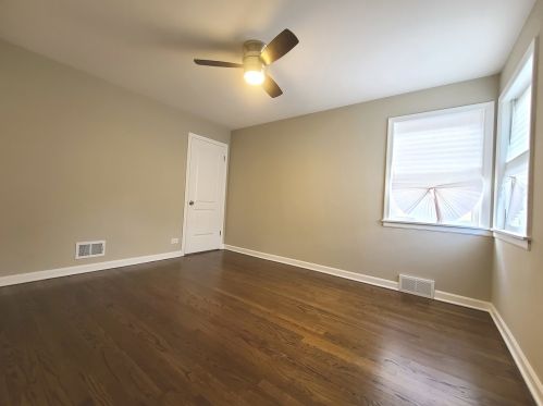 6217 Nagle Ave, Chicago IL  60638-4207 exterior