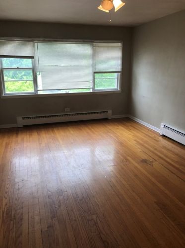 1617 11th St, Waukegan, IL 60085-7609