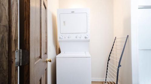 1915 University Ave, Madison WI 53726-3918 exterior