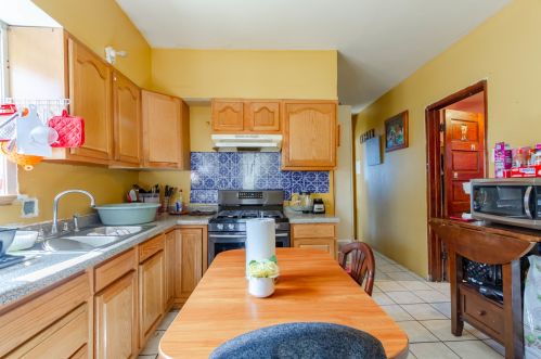 2655 Kedvale Ave, Chicago IL 60623-4324 exterior