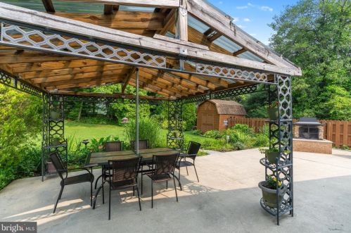 1421 Chestnut Hill Rd, Pottstown PA 19465-7156 exterior