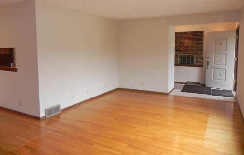 4845 82nd St, Milwaukee WI  53220-4217 exterior