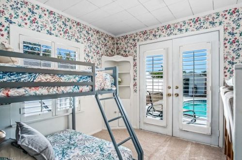 1012 Rdg St, Naples FL 34103-4223 exterior