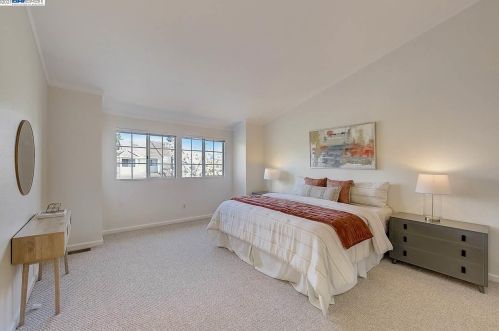 1036 Pinehurst Ct, Concord CA 94521-4532 exterior