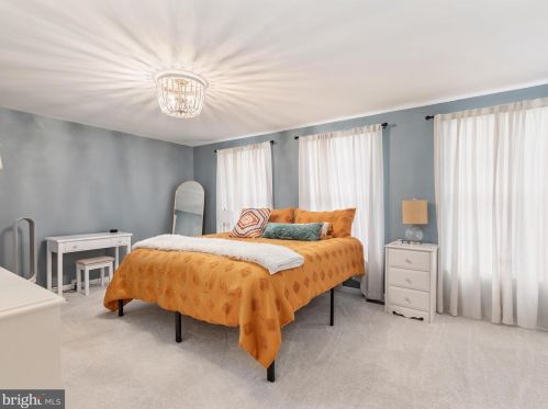 6070 Alexander Ave, Alexandria VA  22310-4382 exterior