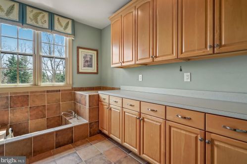 11300 Glen Rd, Rockville MD 20854-1849 exterior