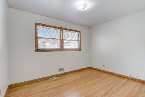 1033 88, Milwaukee WI 53214-2928 exterior