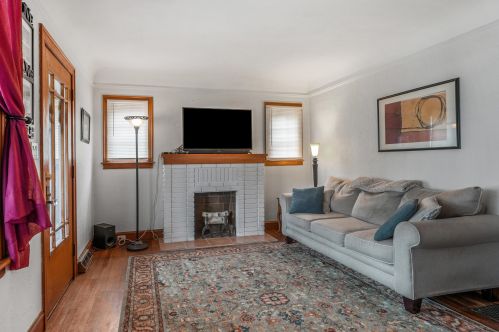 933 Beechwood St, Grand Rapids, MI 49505-3709